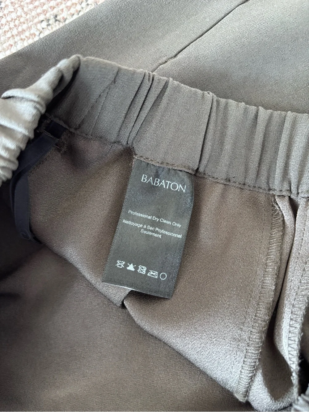 Babaton Aritzia Dexter pants dressed joggers army green S ankle cropped - Picture 5 of 6